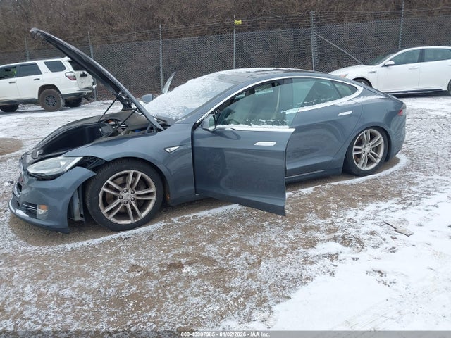 2013 TESLA MODEL S 5YJSA1AC5DFP10247 Photo 1