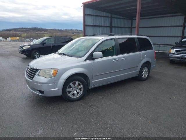 2010 CHRYSLER TOWN & COUNTRY 2A4RR5D19AR102587 Photo 1