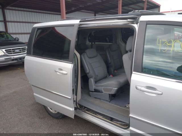 2010 CHRYSLER TOWN & COUNTRY 2A4RR5D19AR102587 Photo 7