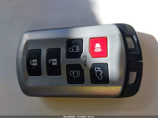 2017 TOYOTA SIENNA 5TDYZ3DC9HS894927 Photo 10