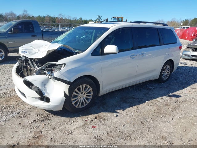 2017 TOYOTA SIENNA 5TDYZ3DC9HS894927 Photo 1