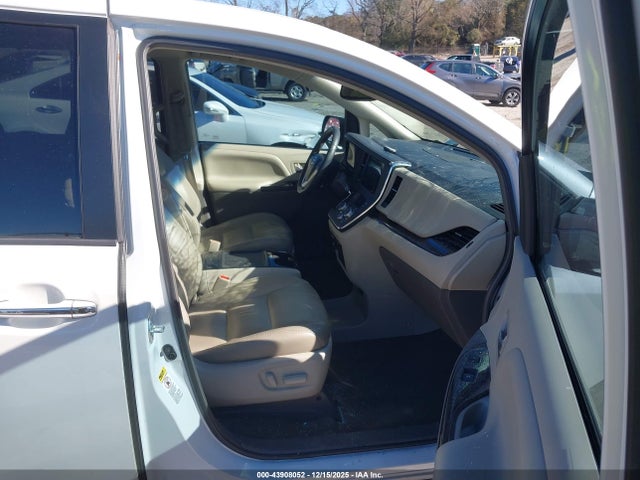 2017 TOYOTA SIENNA 5TDYZ3DC9HS894927 Photo 4