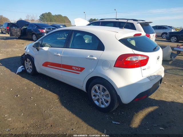 2013 KIA RIO KNADM5A39D6119872 Photo 2