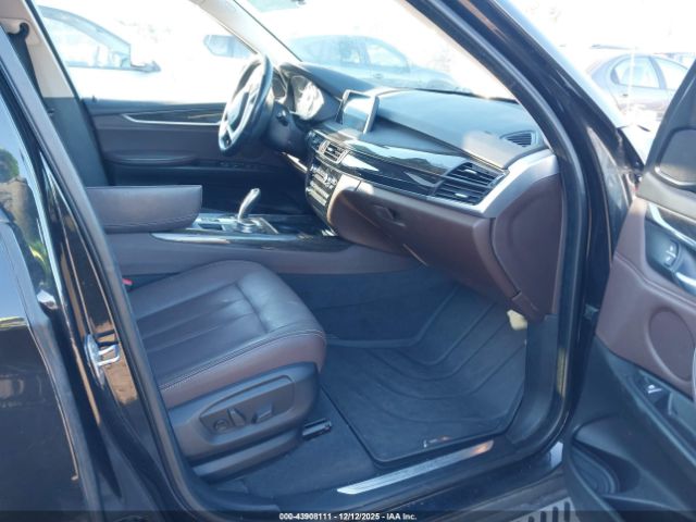 2016 BMW X5 5UXKR0C51G0P28649 Photo 4
