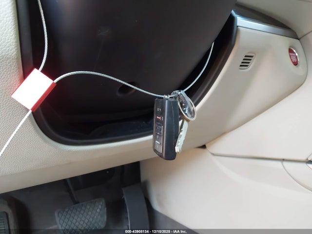 2016 ACURA RLX JH4KC1F50GC000418 Photo 10