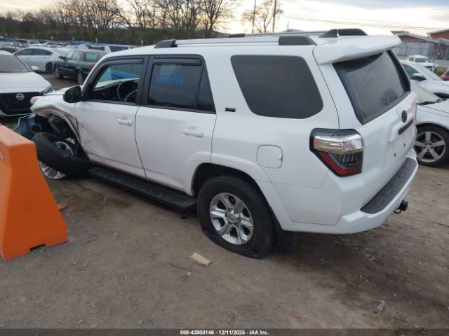 2023 TOYOTA 4RUNNER JTEMU5JR0P6141248 Photo 2
