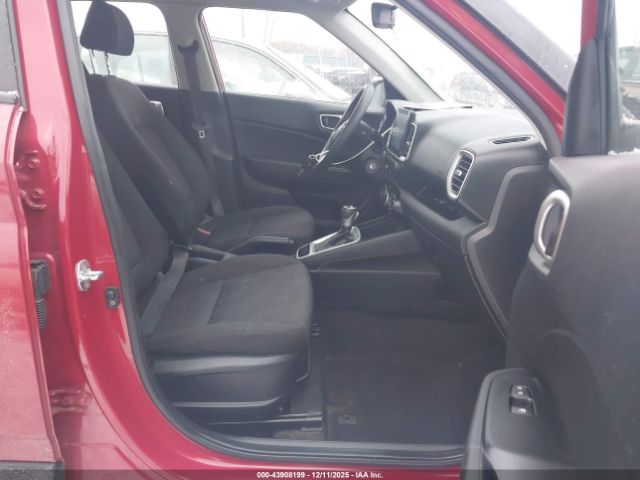 2022 HYUNDAI VENUE KMHRB8A3XNU140951 Photo 4