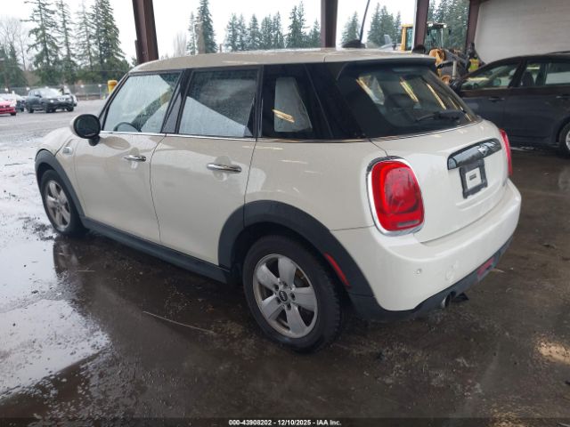 2018 MINI HARDTOP WMWXU1C57J2F81275 Photo 2