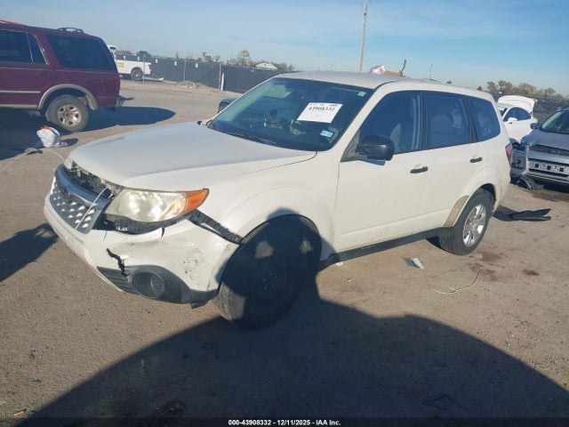 43908332 :رقم المزاد ، JF2SHAAC2BH706165 vin ، 2011 Subaru Forester 2.5x مزاد بيع