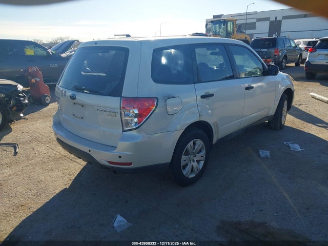 43908332 :رقم المزاد ، JF2SHAAC2BH706165 vin ، 2011 Subaru Forester 2.5x مزاد بيع