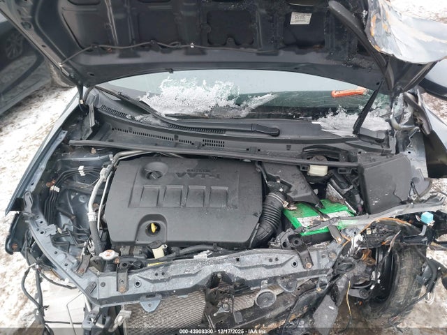 2018 TOYOTA COROLLA 2T1BURHEXJC081002 Photo 9