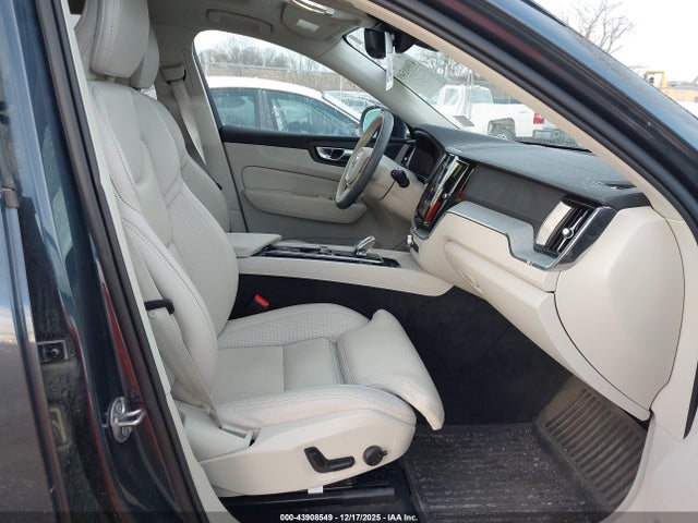 2025 VOLVO XC60 YV4M12RM5S1070068 Photo 4