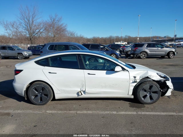 Продаж на аукціоні авто 2022 Tesla Model 3 Long Range Dual Motor All-wheel Drive, vin: 5YJ3E1EB7NF335103, номер лоту: 43908559