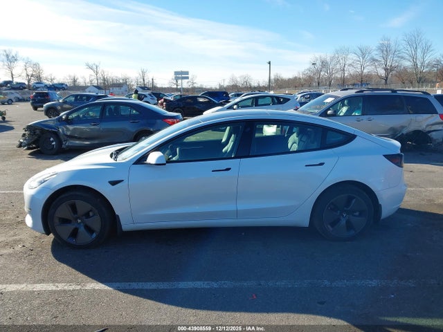 Продаж на аукціоні авто 2022 Tesla Model 3 Long Range Dual Motor All-wheel Drive, vin: 5YJ3E1EB7NF335103, номер лоту: 43908559
