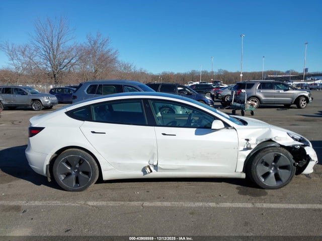 Продаж на аукціоні авто 2022 Tesla Model 3 Long Range Dual Motor All-wheel Drive, vin: 5YJ3E1EB7NF335103, номер лоту: 43908559