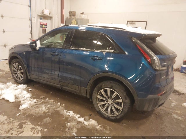 2019 CADILLAC XT4 1GYFZFR45KF150060 Photo 2