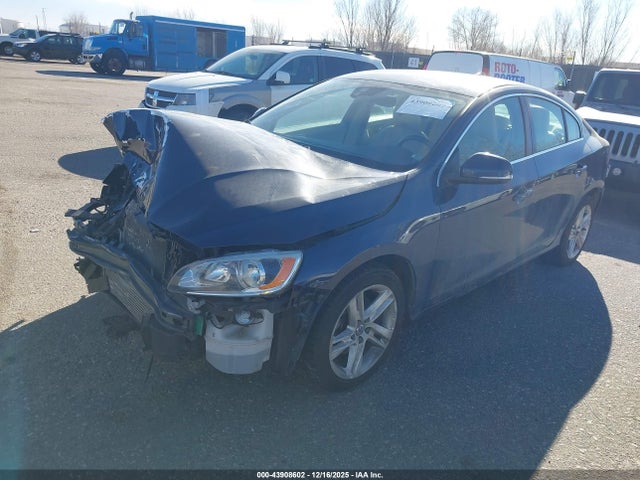 Volvo S60 T5 Premier 2015 YV140MFK4F1355767 Image 2