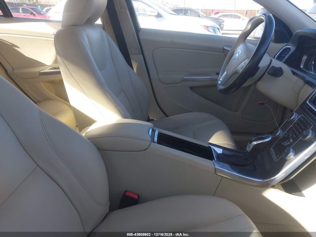 Volvo S60 T5 Premier 2015 YV140MFK4F1355767 Image 5
