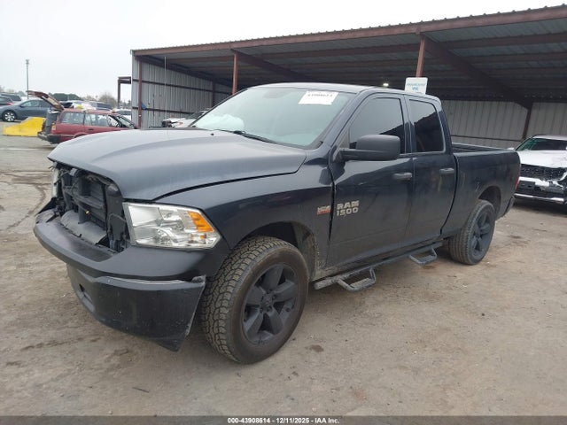 1C6RR6FT4JS143242 RAM 1500 Tradesman 4x2 6&#039;4 Box