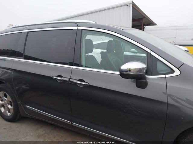 2C4RC1N79JR358814 Chrysler Pacifica Hybrid Limited