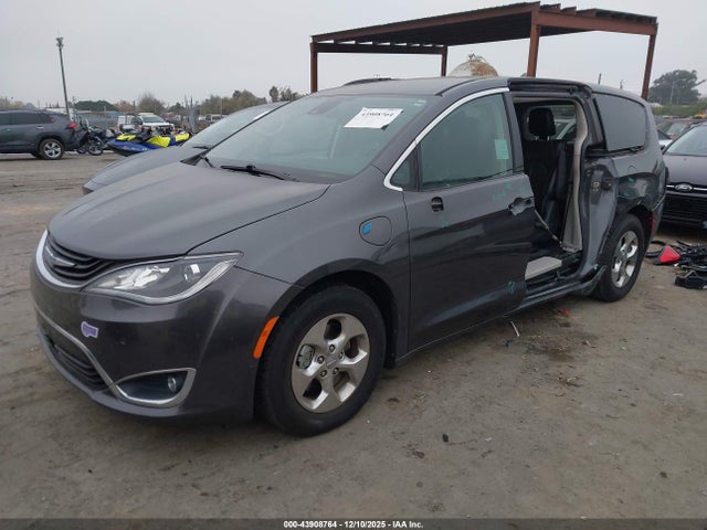 2C4RC1N79JR358814 Chrysler Pacifica Hybrid Limited