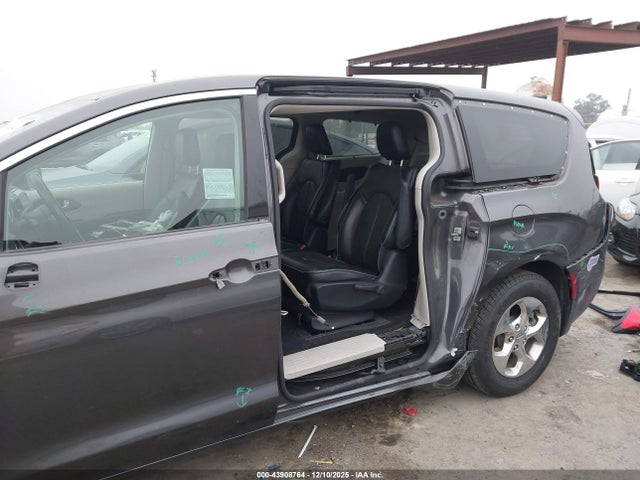 2C4RC1N79JR358814 Chrysler Pacifica Hybrid Limited