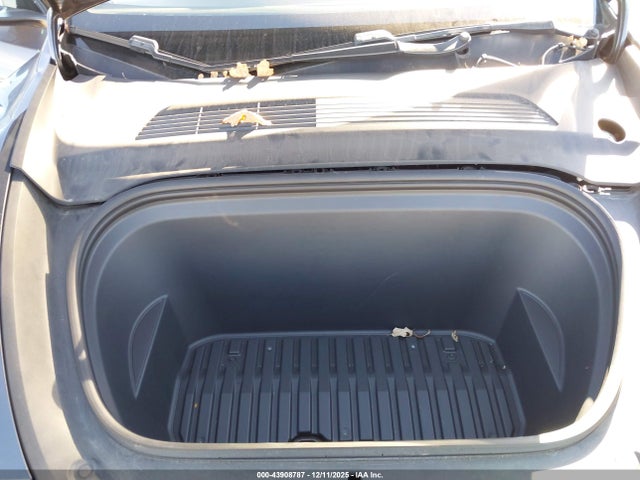 2020 TESLA MODEL Y 5YJYGDEE9LF037919 Photo 9