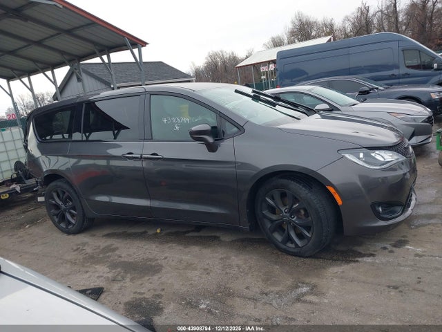 43908794 :رقم المزاد ، 2C4RC1FG8JR351254 vin ، 2018 Chrysler Pacifica Touring Plus مزاد بيع