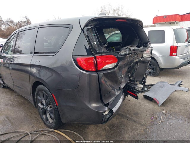 43908794 :رقم المزاد ، 2C4RC1FG8JR351254 vin ، 2018 Chrysler Pacifica Touring Plus مزاد بيع
