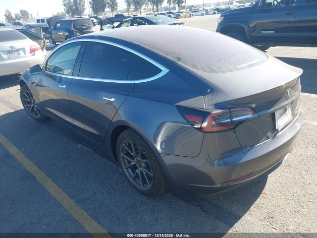 2018 TESLA MODEL 3 5YJ3E1EA1JF021691 Photo 2