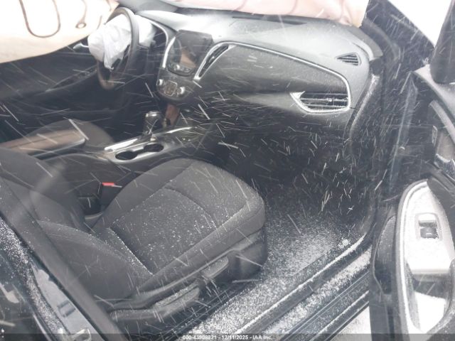 2019 CHEVROLET MALIBU 1G1ZD5STXKF113155 Photo 4