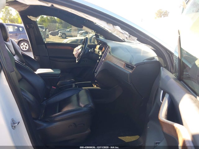 2020 TESLA MODEL X 5YJXCDE25LF303711 Photo 4