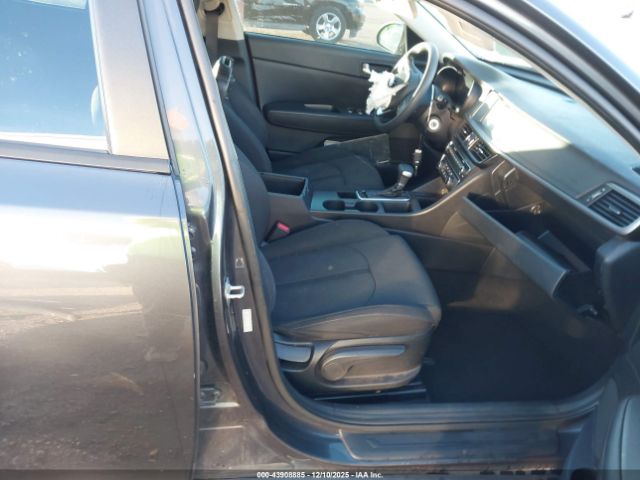 2018 KIA OPTIMA KNAGT4L35J5219685 Photo 4