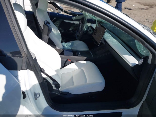 2023 TESLA MODEL 3 5YJ3E1EA2PF603744 Photo 4