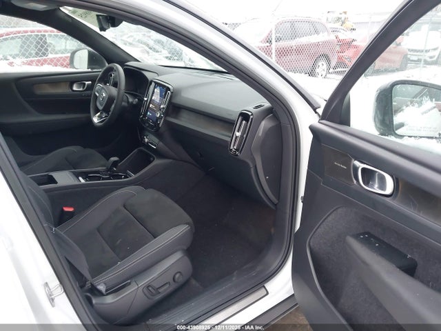 2023 VOLVO XC40 RECHARGE PURE ELECTRIC YV4ED3UM3P2002278 Photo 4