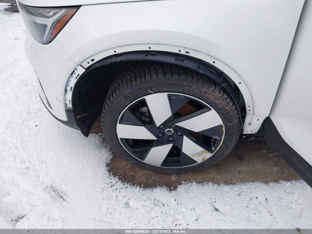 2023 VOLVO XC40 RECHARGE PURE ELECTRIC YV4ED3UM3P2002278 Photo 5