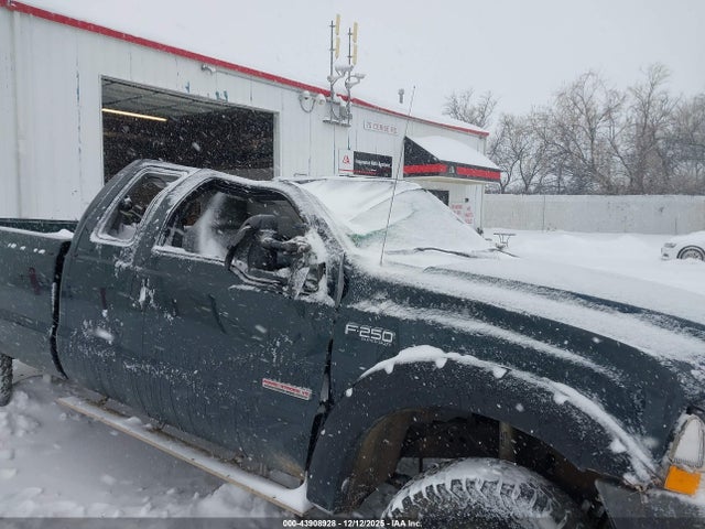 Продаж на аукціоні авто 2004 Ford F-250 Lariat/xl/xlt, vin: 1FTNX21P74ED21521, номер лоту: 43908928