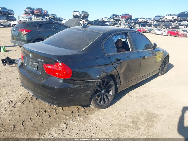 2011 BMW 328I WBAPK5G55BNN29129 Photo 3