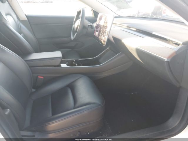 2019 TESLA MODEL 3 5YJ3E1EB6KF437391 Photo 4