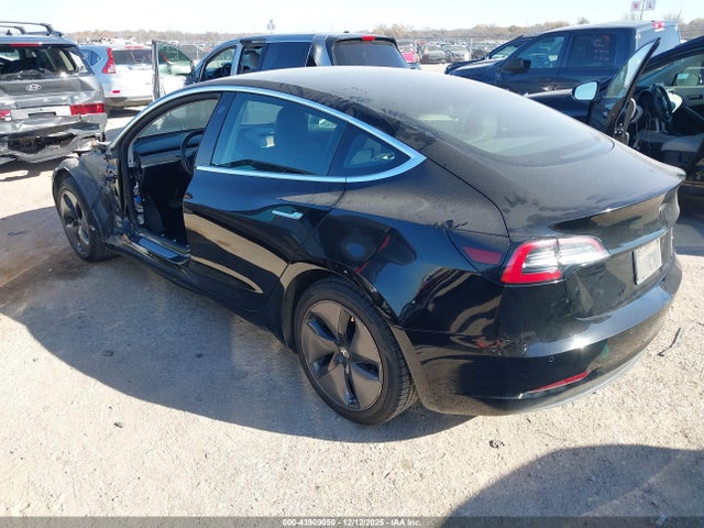 2019 TESLA MODEL 3 5YJ3E1EA7KF398558 Photo 2