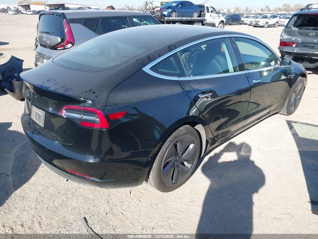 2019 TESLA MODEL 3 5YJ3E1EA7KF398558 Photo 3