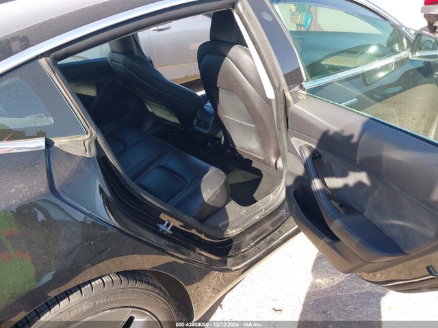 2019 TESLA MODEL 3 5YJ3E1EA7KF398558 Photo 7