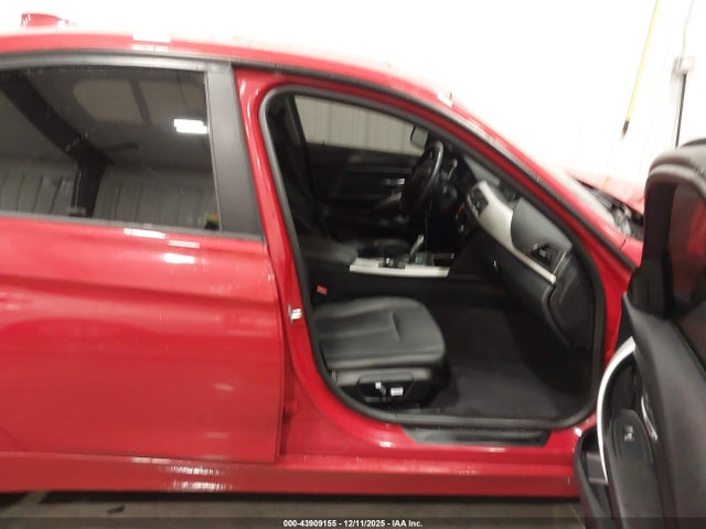 BMW 320i 2016 WBA8E5G54GNU21426 Image 5