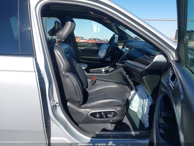 2023 JEEP GRAND CHEROKEE L 1C4RJKDT8P8107510 Photo 4