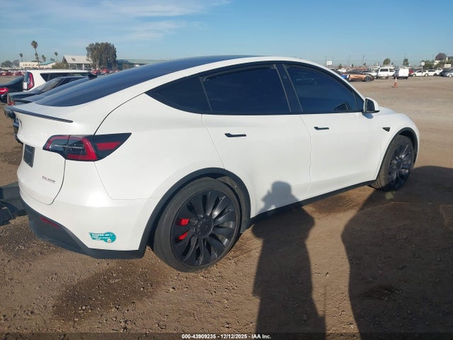 2024 TESLA MODEL Y 7SAYGDEF2RF150535 Photo 3