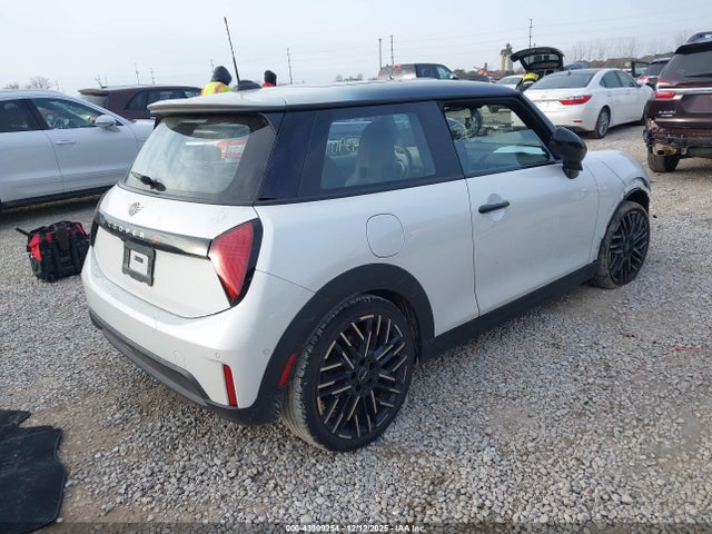2025 MINI HARDTOP WMW23GD06S2W75195 Photo 3