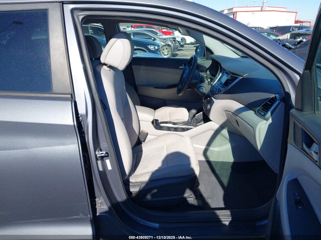 KM8J33A27HU361951 Hyundai Tucson Eco