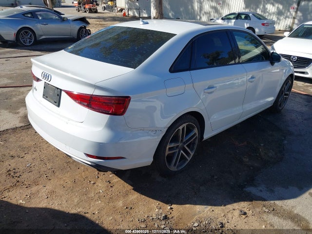 2018 AUDI A3 WAUAUGFF2J1028260 Photo 3