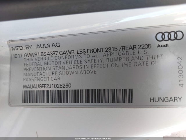 2018 AUDI A3 WAUAUGFF2J1028260 Photo 8