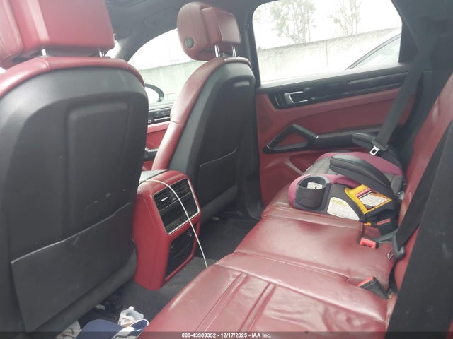 Porsche Cayenne 2019 WP1AA2AY5KDA03827 Image 32